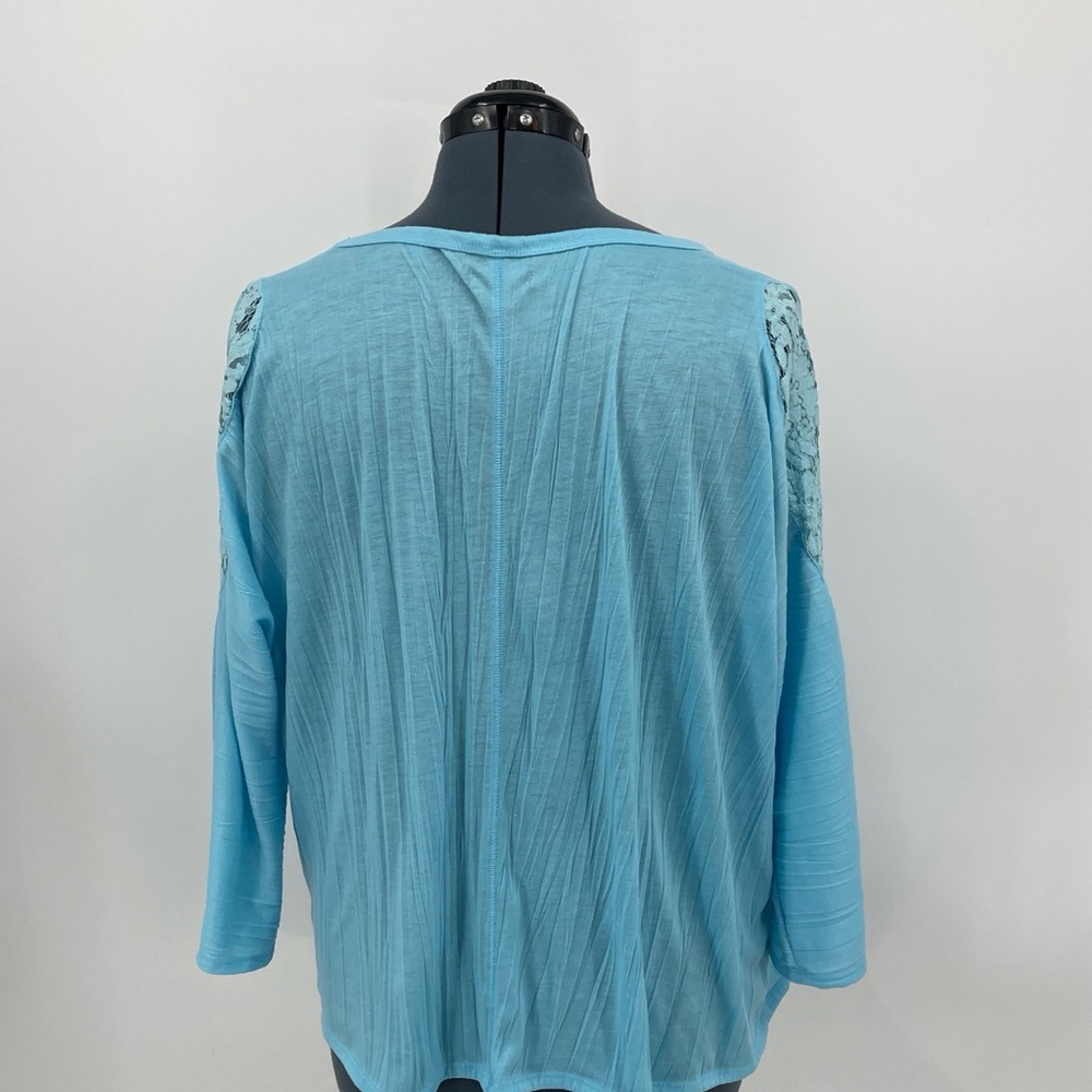 NEW DIRECTIONS SIZE XL Women's Light Blue Tie-Front Top - Picture 3 of 8